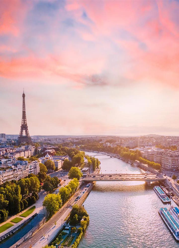 bridge river cruise in paris